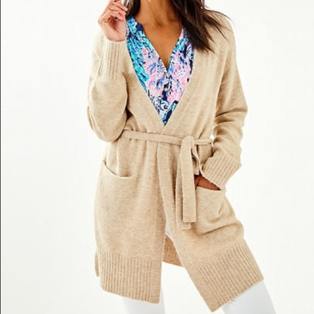 Super soft brand new cozy sweater